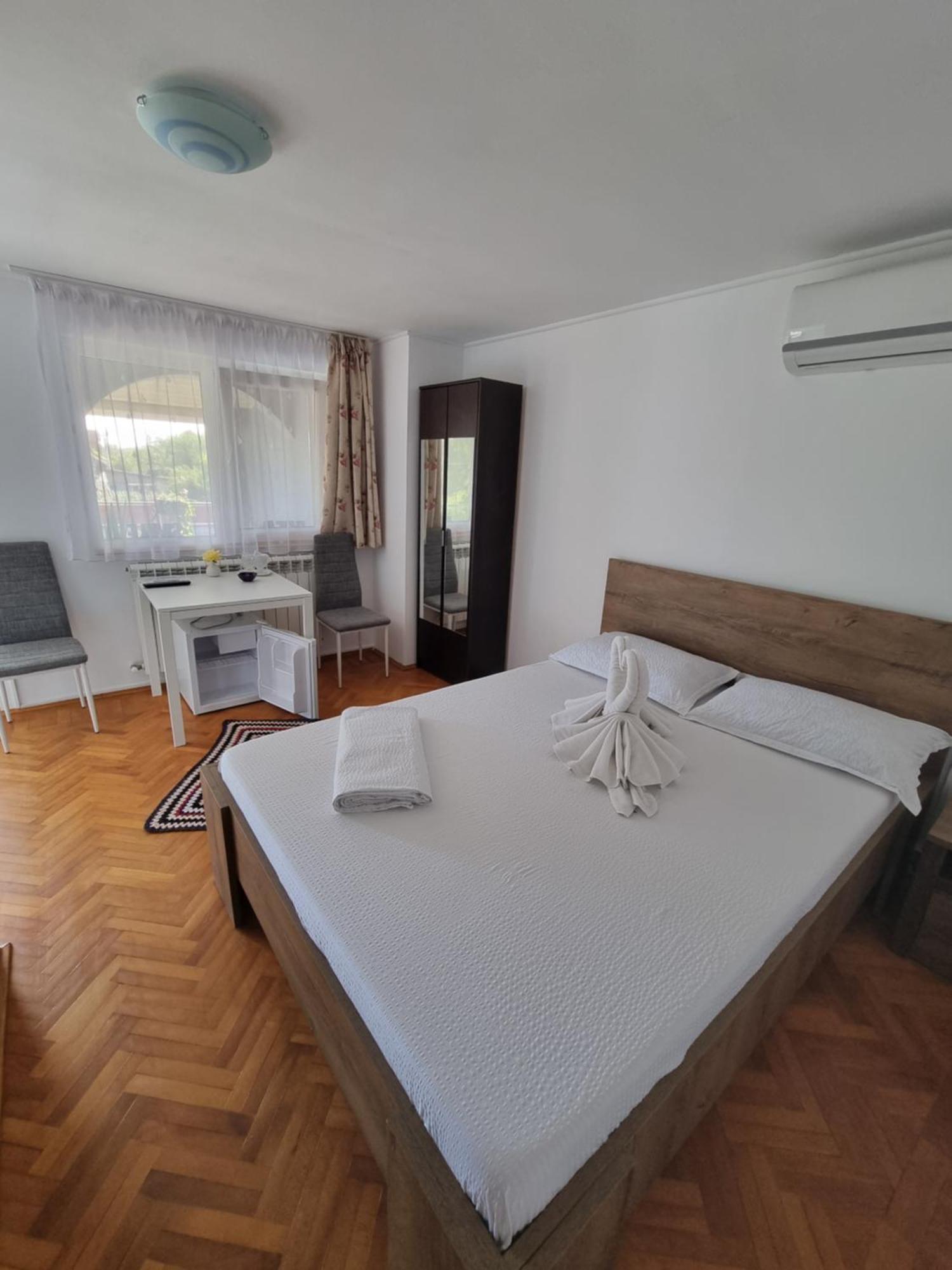 Casa Cu Trandafiri Murighiol Zewnętrze zdjęcie