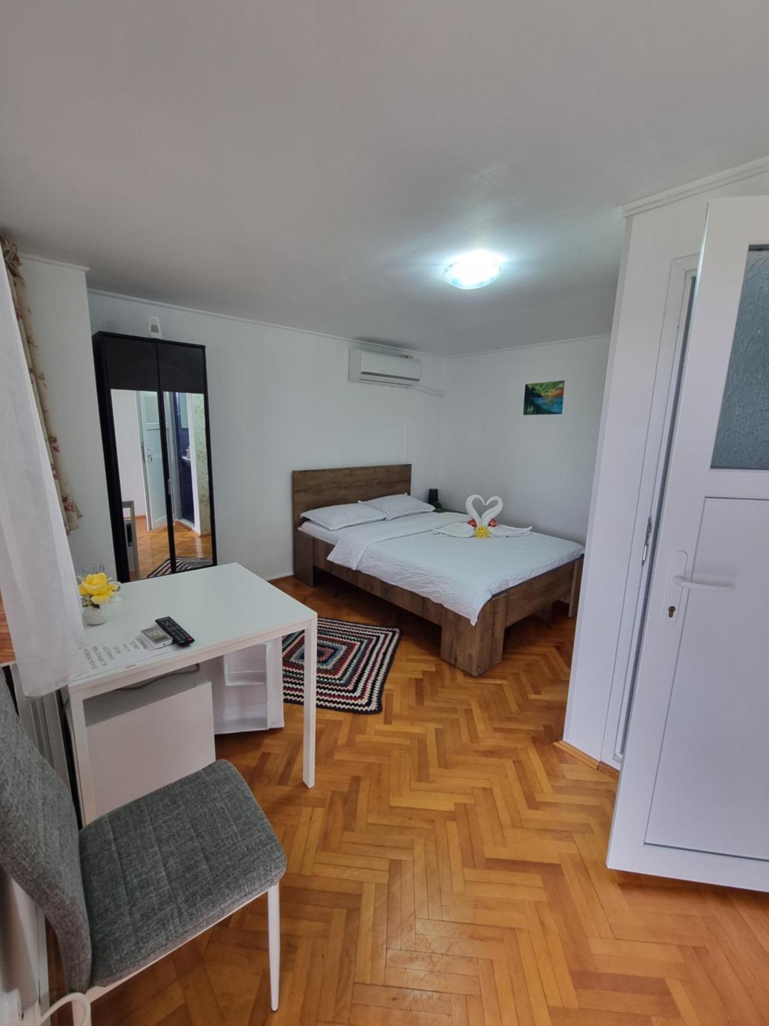 Casa Cu Trandafiri Murighiol Zewnętrze zdjęcie