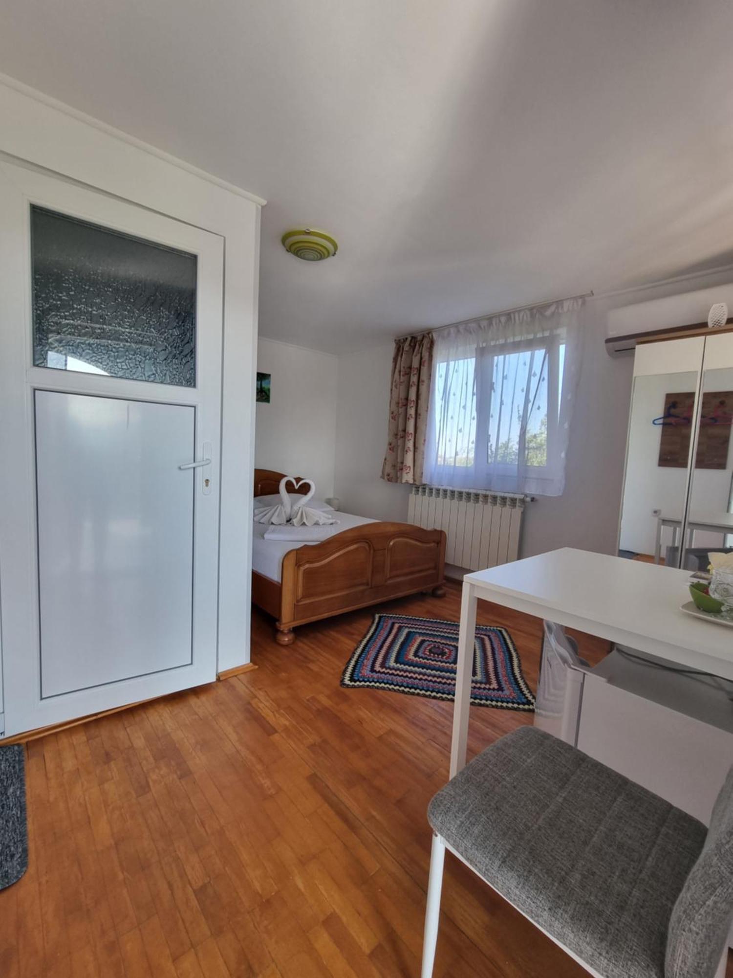 Casa Cu Trandafiri Murighiol Zewnętrze zdjęcie