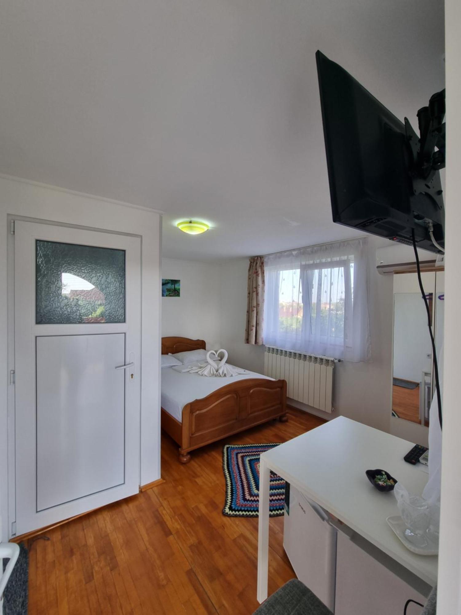 Casa Cu Trandafiri Murighiol Zewnętrze zdjęcie
