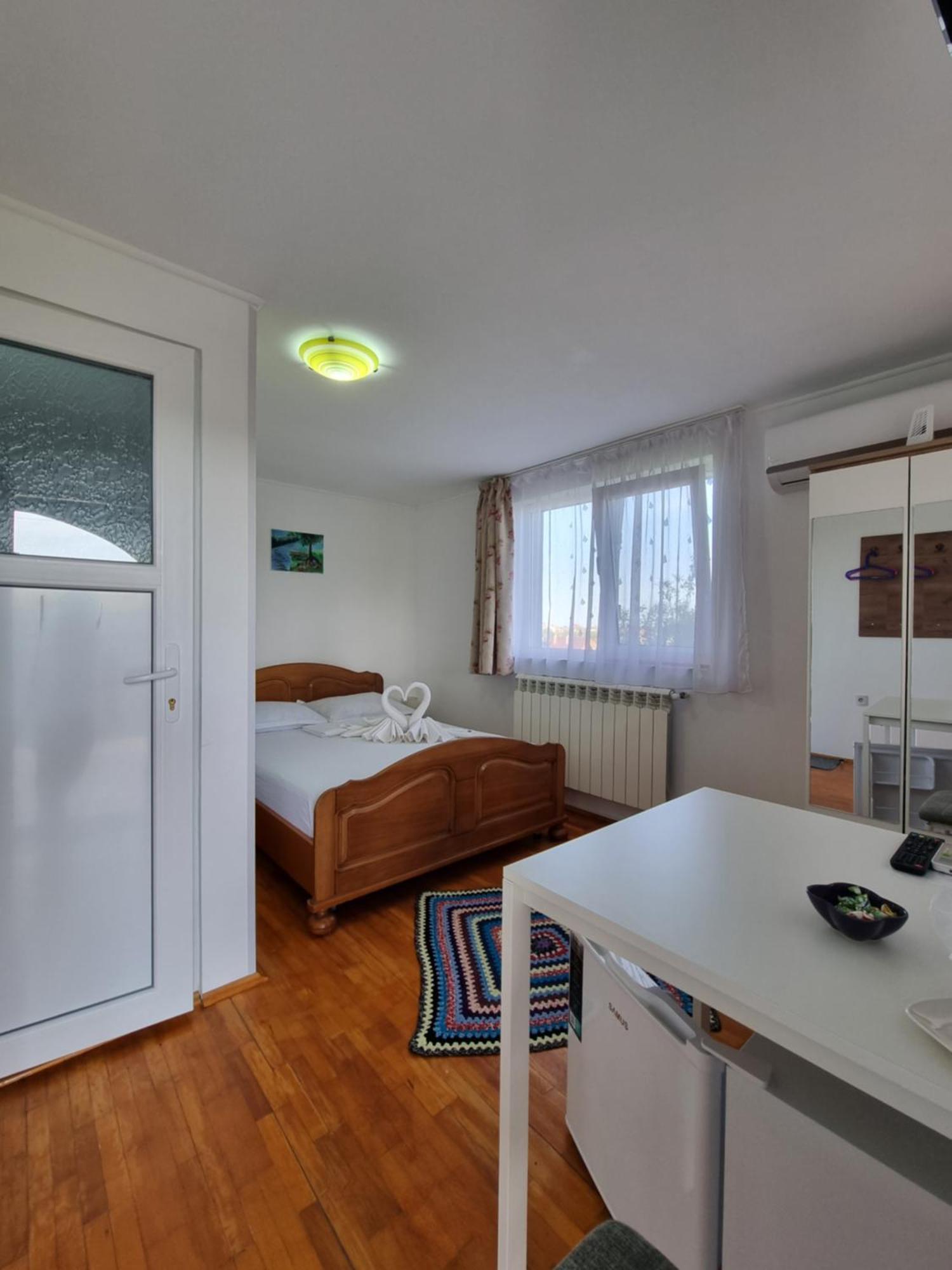 Casa Cu Trandafiri Murighiol Zewnętrze zdjęcie